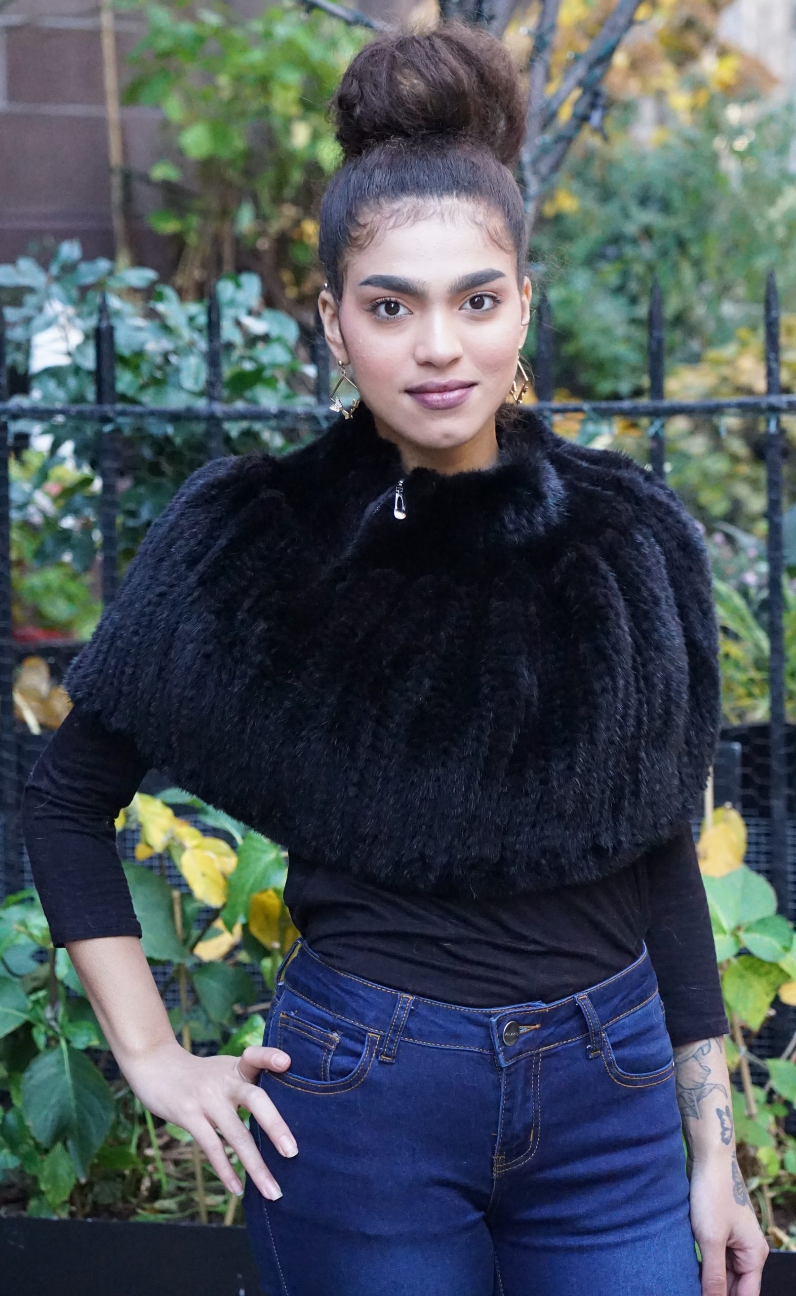 Black Knit Mink Capelet with Side Zipper CH